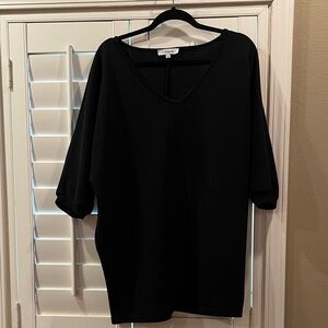 Umgee Black V-Neck Tunic Top